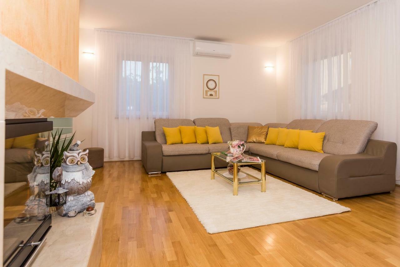 Villa Sweet Home Marija With Heated Pool Split Exterior foto
